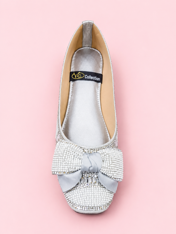 file_00000000e13c820b83daea6648e2b4f8 White Pearl & Rhinestone Bow Flats